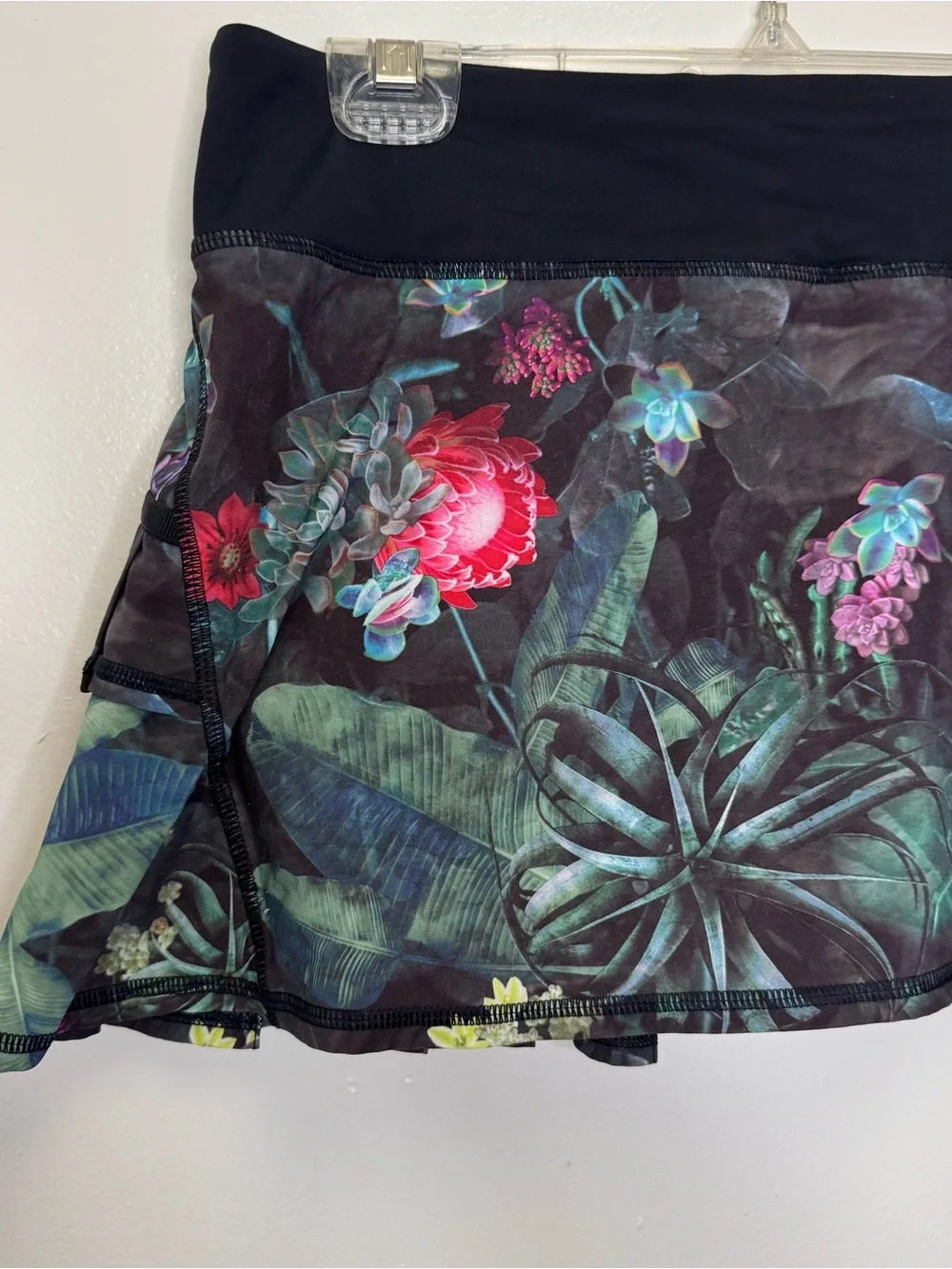 Lululemon Run Pace Setter Curious Jungle Floral Pleated Skort 6